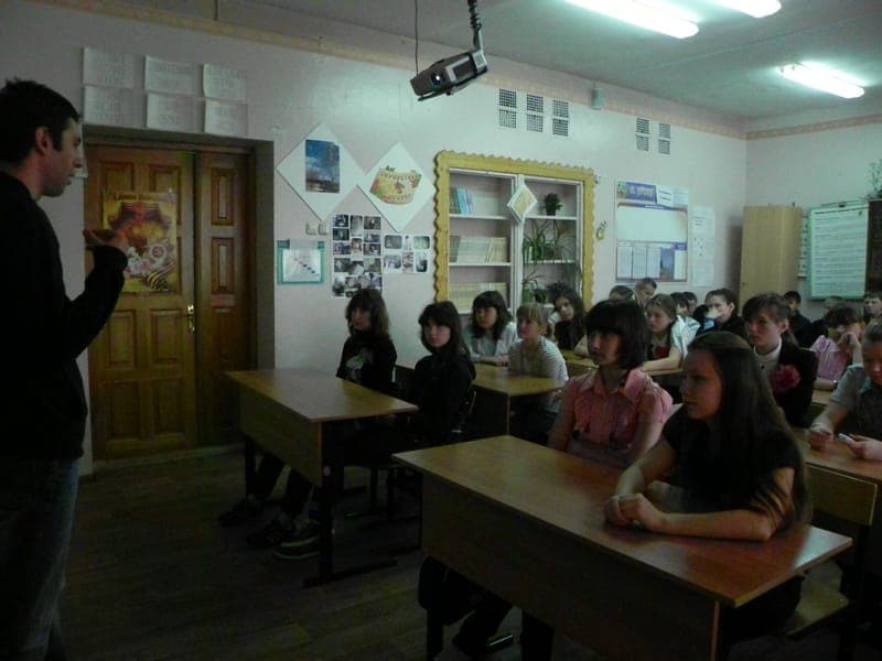 15.05.2012 Участники «Общего дела» в школе села Речицы Раменского района Московской области