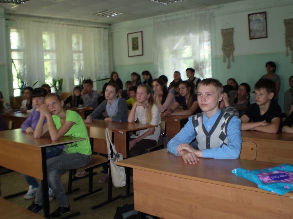 22.05.14 Ивановское отделение «Общего дела» провело 1 урок трезвости в средней общеобразовательной школе г. Богданиха