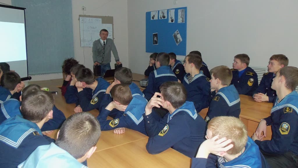 07.12.14 Общее дело у студентов 1 курса Великоустюгского речного училища им. З. А. Шашкова