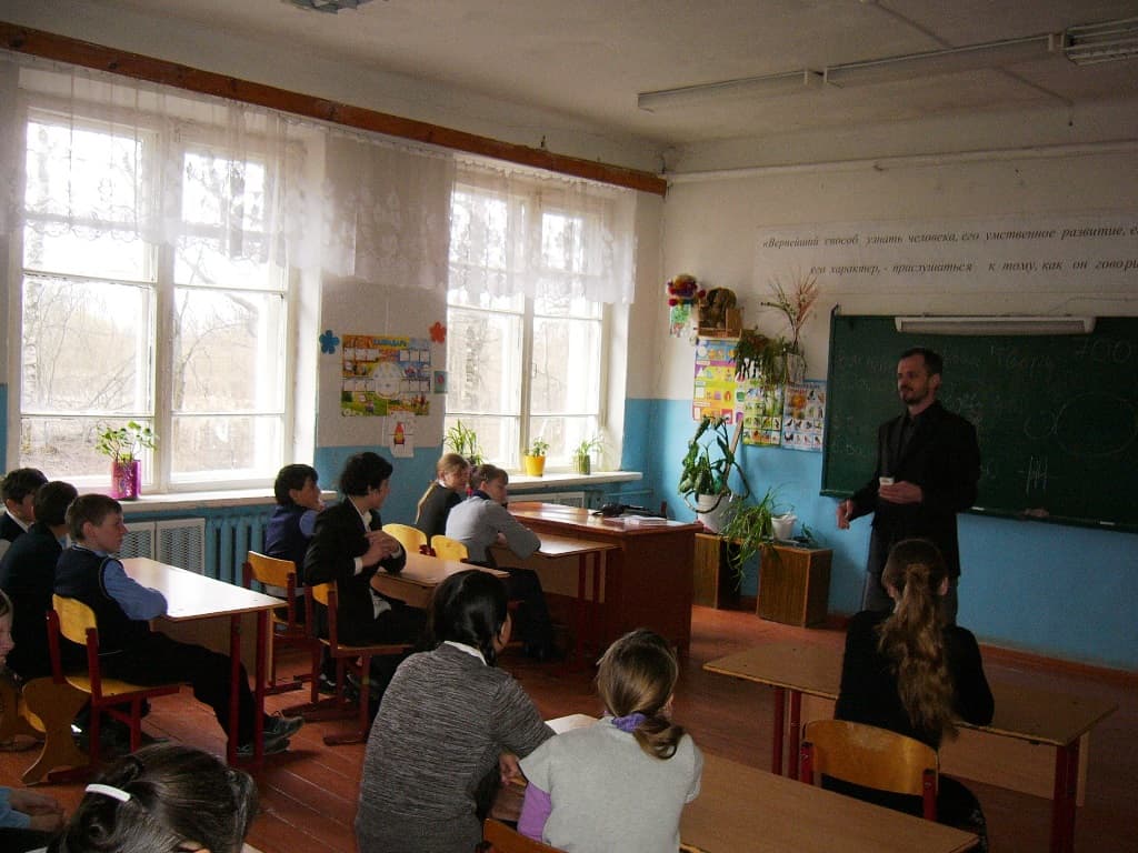 17.04.15 Общее дело в школе деревни Поречье Тверской области