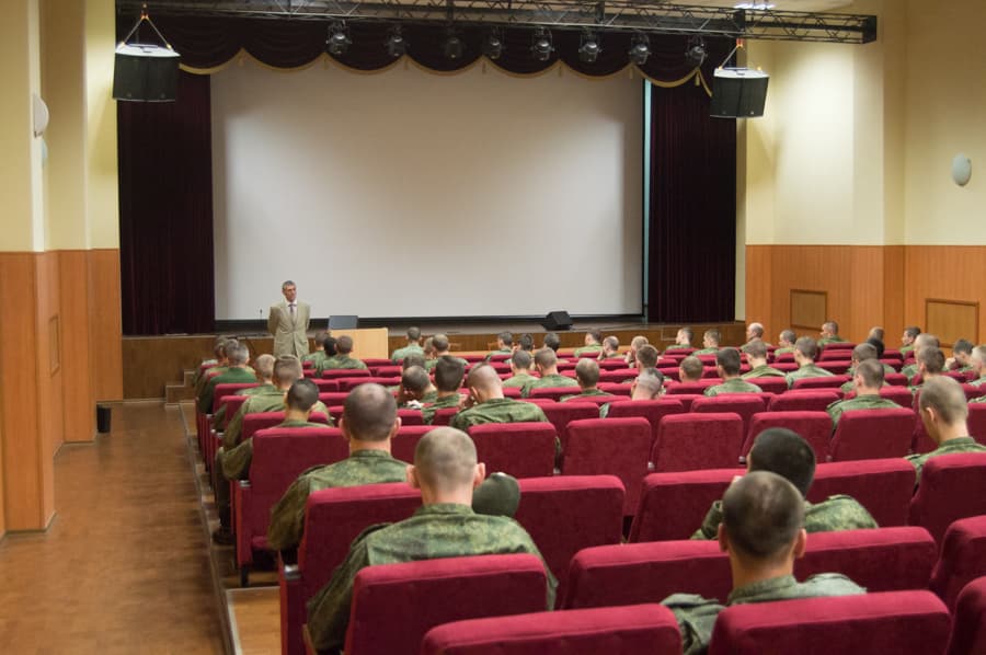 Активисты ОО «Общее дело» рассказали военнослужащим о манипуляциях сознанием человека в отношении наркотических веществ