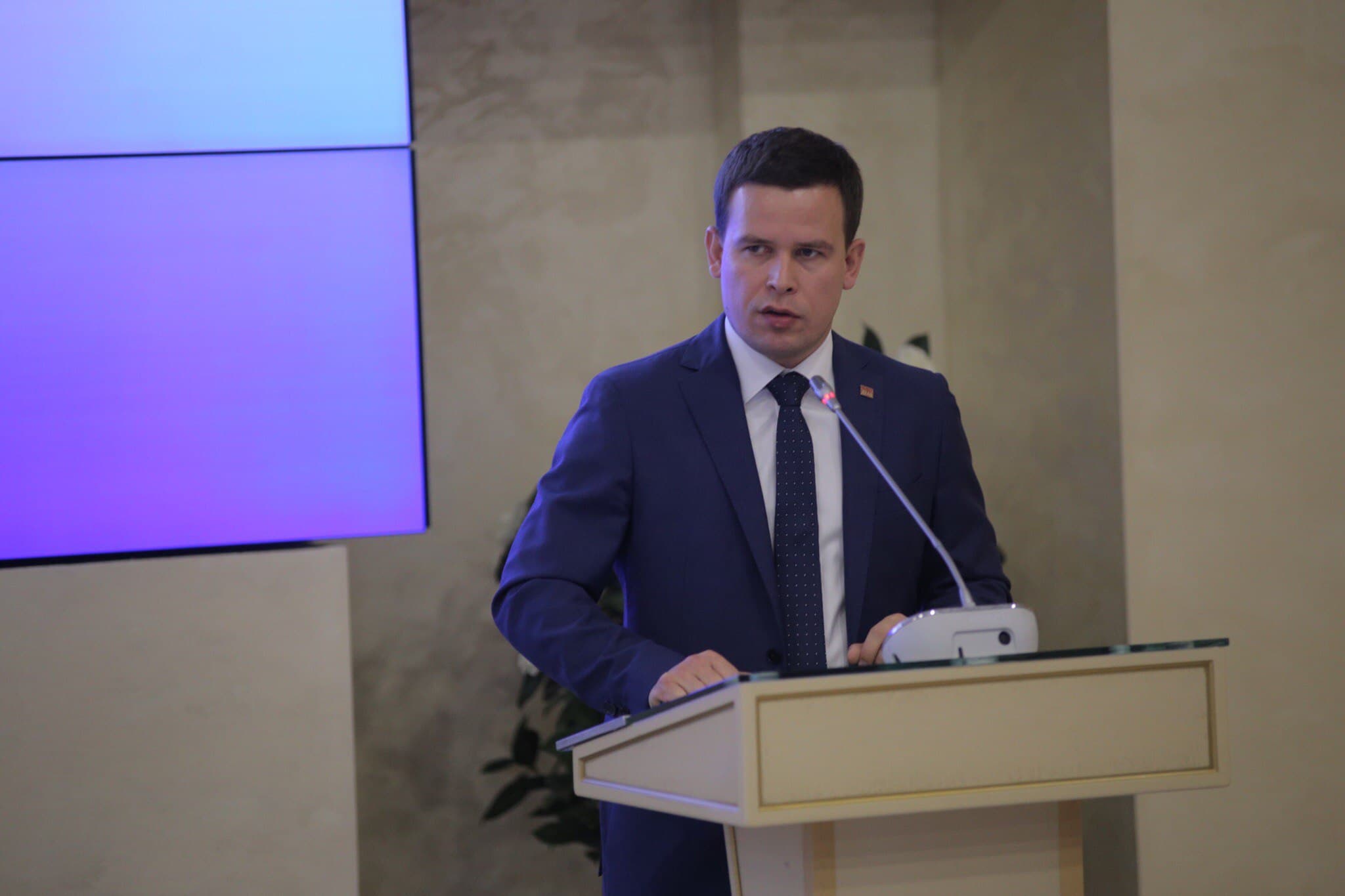 Что у нас находится в центре…