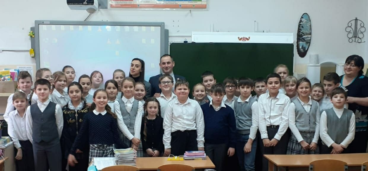 Активист «Общего дела» совместно с представителем Госнаркоконтроля провели урок в гимназии №16 г.Сочи