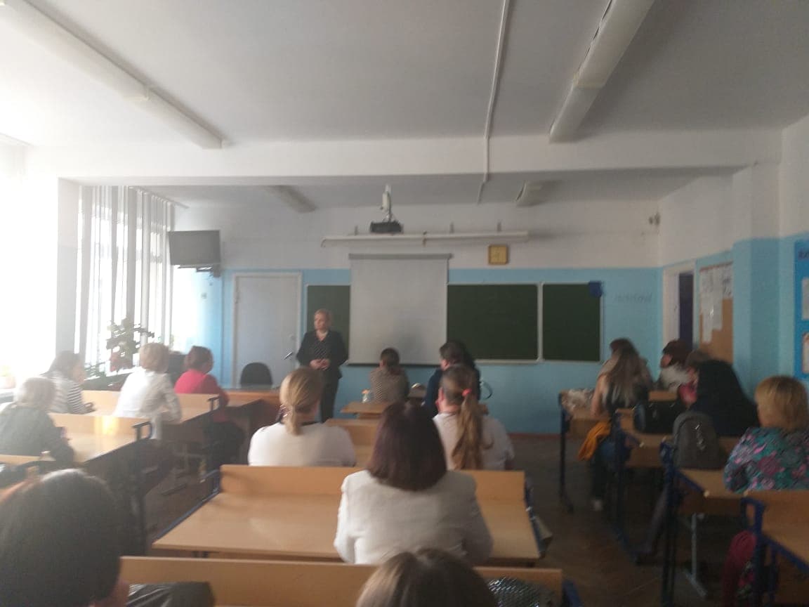 Беседа с родителями школьников 5-10 классов гимназии №6 Сочи