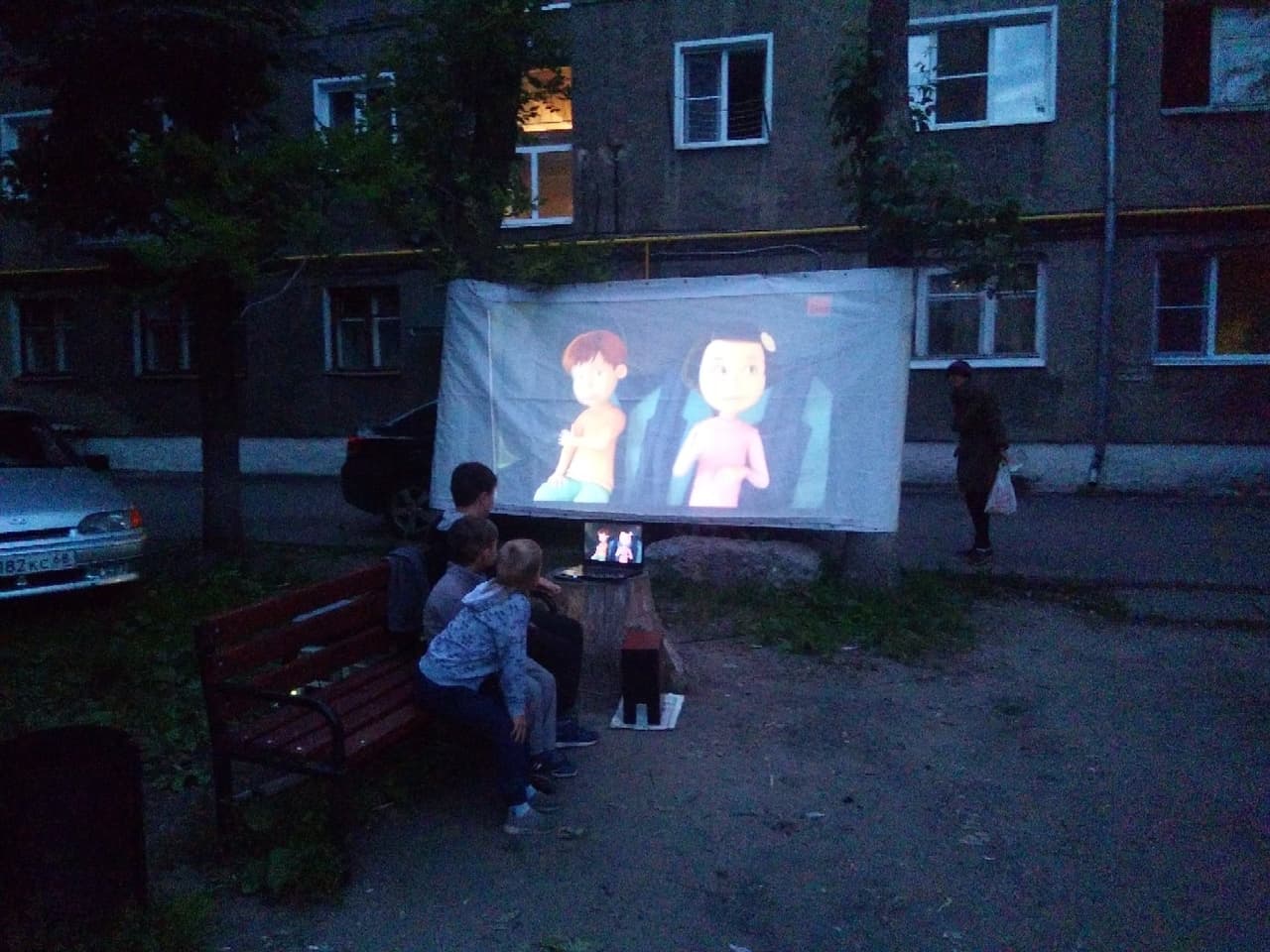 Летний кинотеатр в Мичуринске. Занятия во дворе