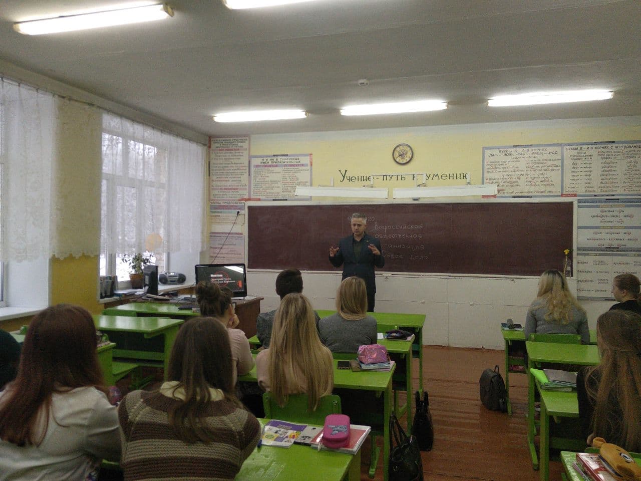Продолжение занятий в яранской средней школе №3