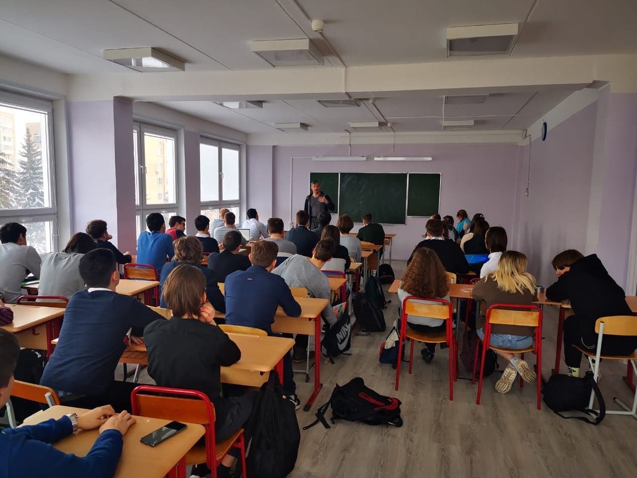 Профилактические занятия в московской школе №444