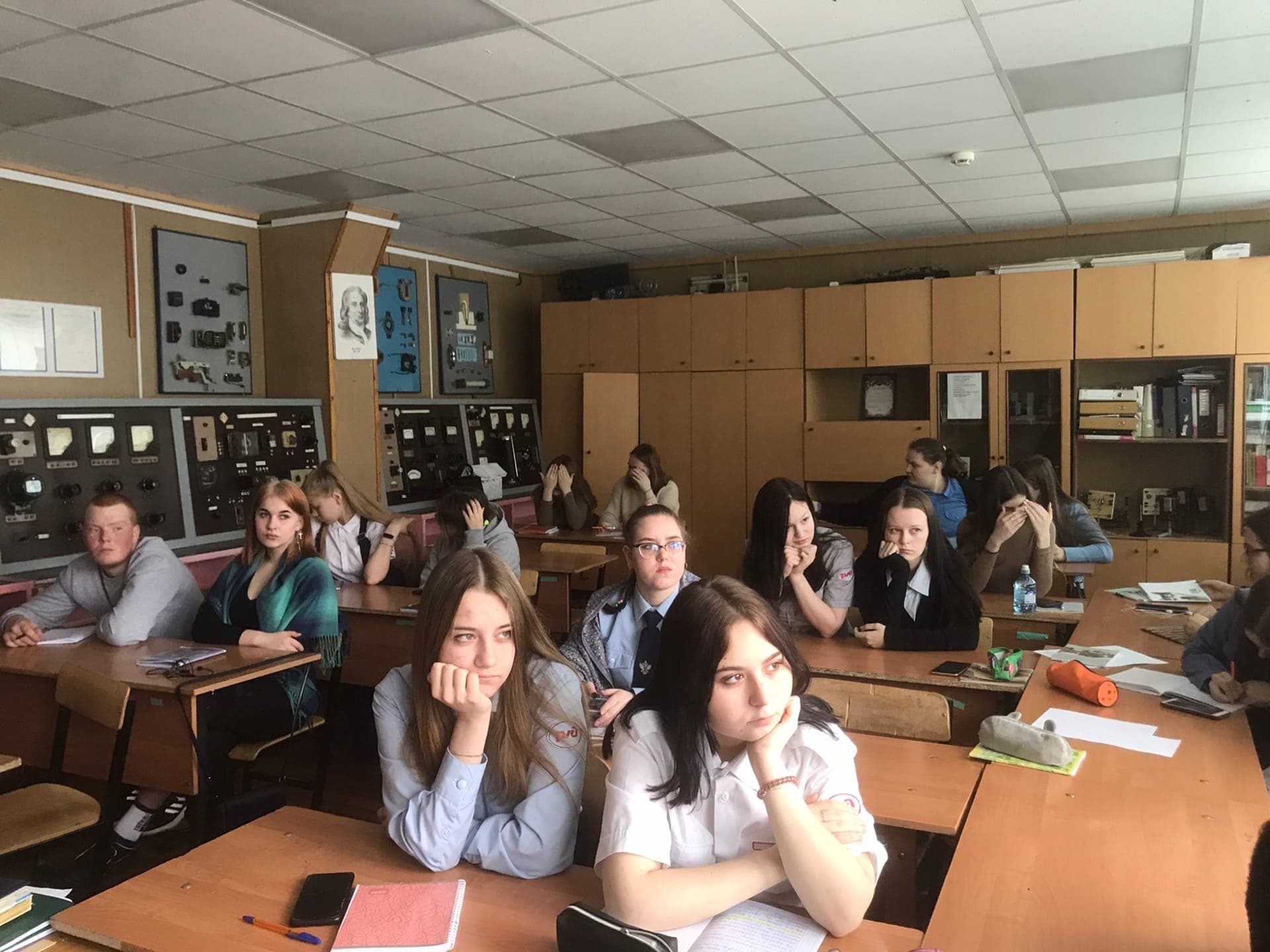 Команда «Редут» с темой «Наркотики. Секреты манипуляции»
