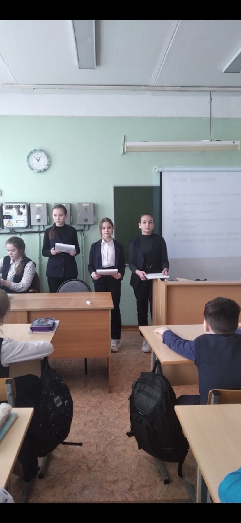Волонтерский отряд «Драйверы — за общее дело!» Лингвистической Гимназии №20 г.Сарапула провели занятия для 5Б класса