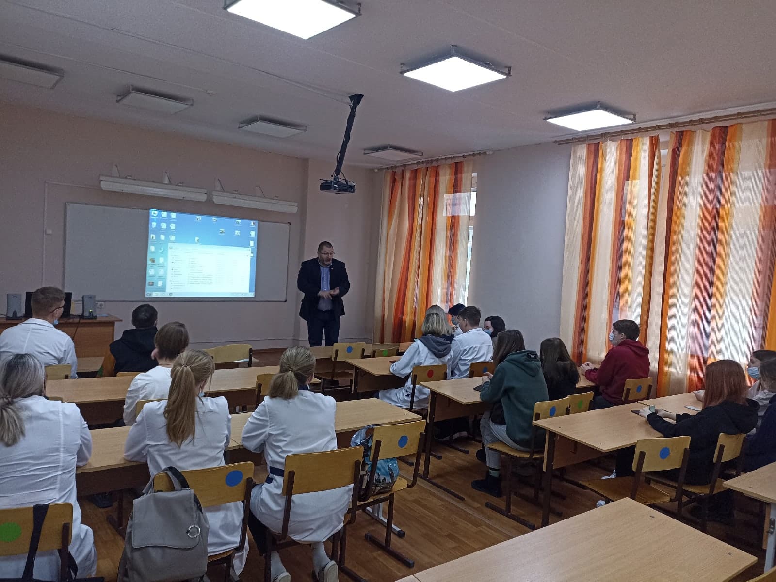 Профилактические мероприятия для школьников и студентов города Серова