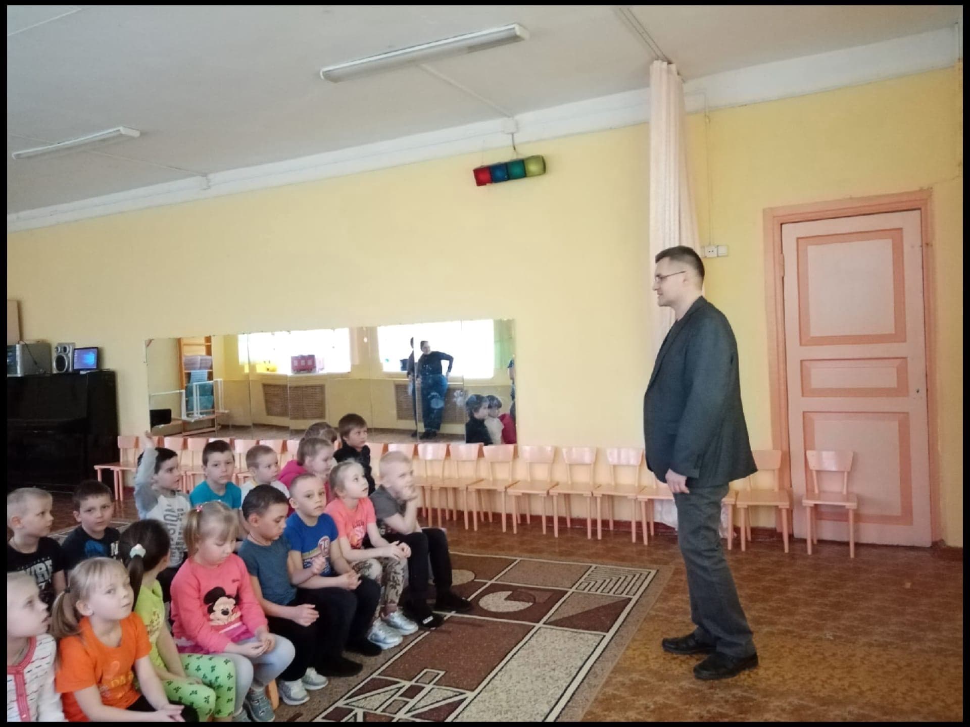 Беседа с ребятами старших групп санчурского детского сада «Теремок»