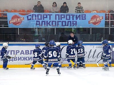 27-29.02.12 Турнир по хоккею с шайбой «Кубок Защитника Отечества», под лозунгом — Спорт против алкоголя.
