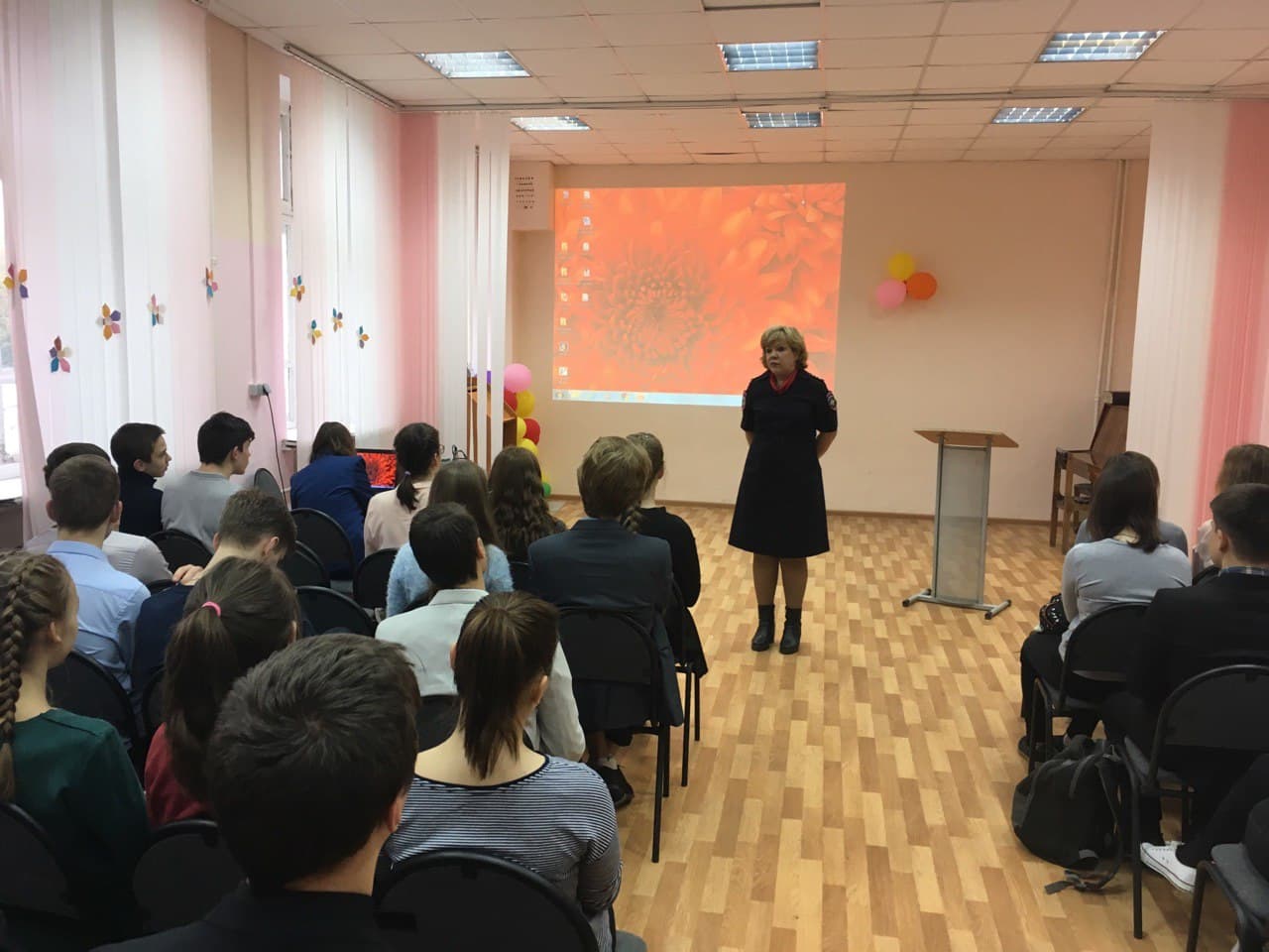 Общее дело на уроке, посвященном профилактике правонарушений и преступлений несовершеннолетних в школе №27 города Костромы