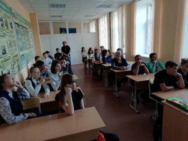 Активисты СРОО «Общее дело» провели профилактический урок для школьников МАОУ СОШ №1 г. Ялуторовск