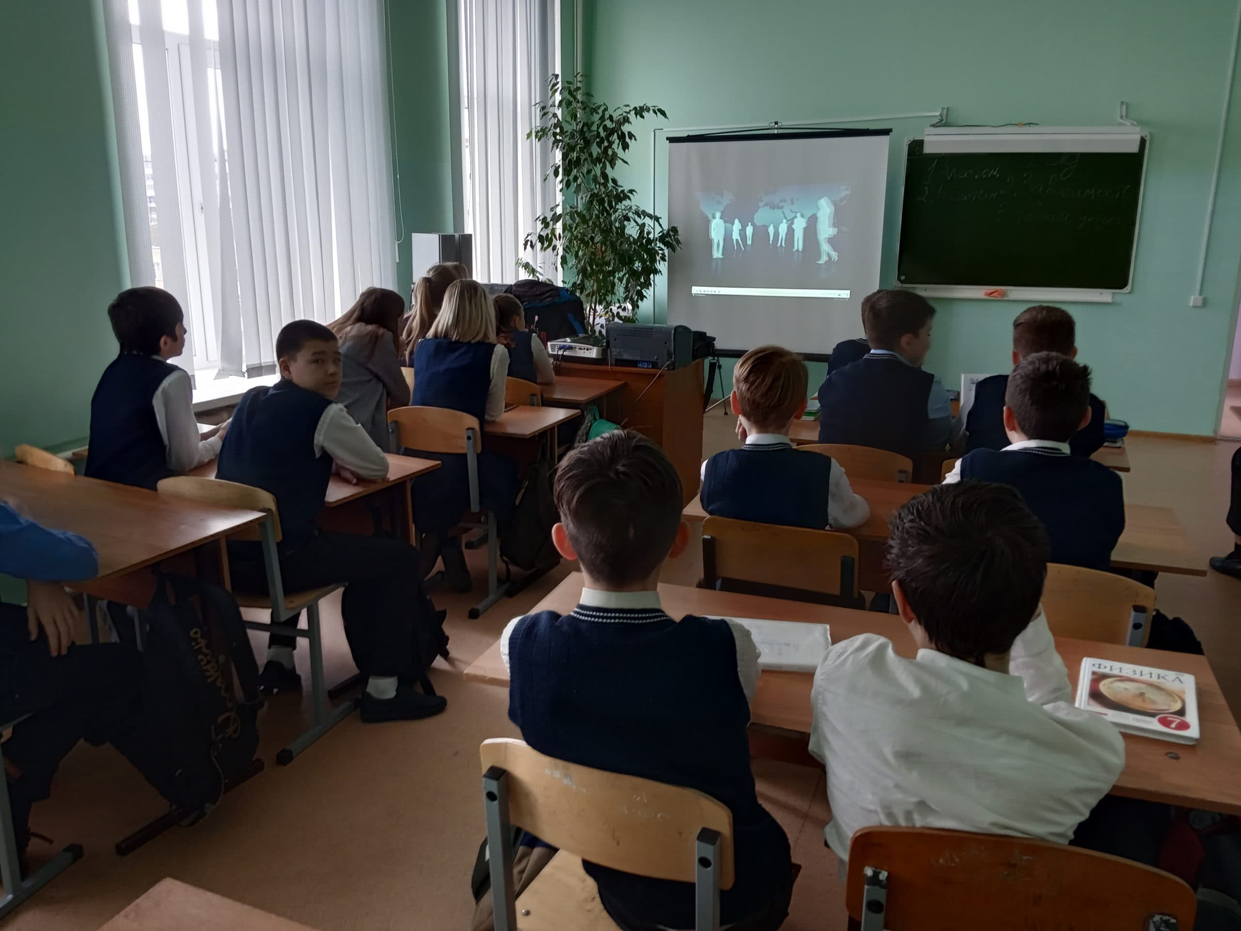 Волгоградское отделение ОО «Общее дело» проводит занятия в учебных заведениях города