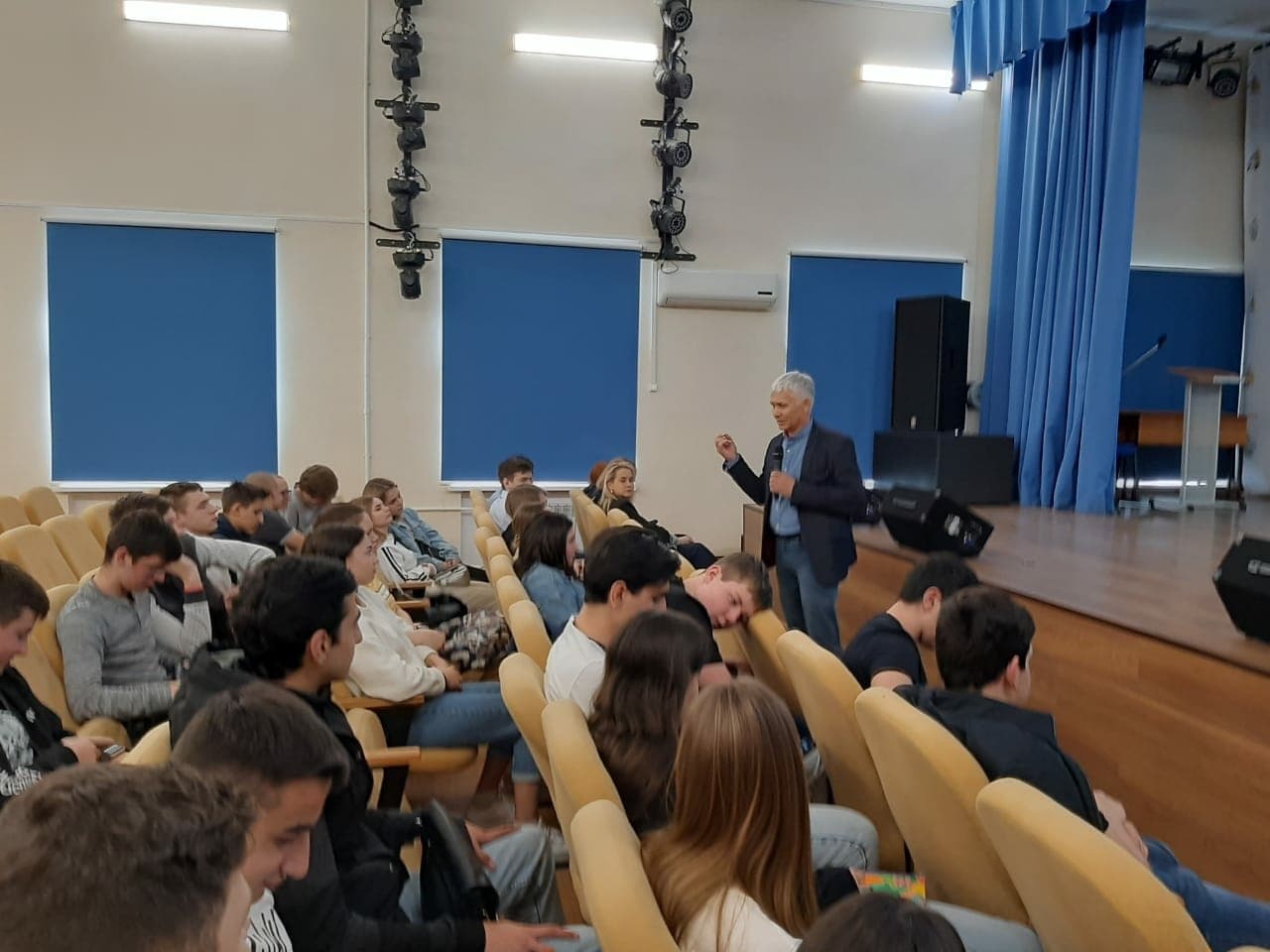Встречи со студентами 1-го курса Университетского экономико-технологического колледжа Сочинского государственного университета