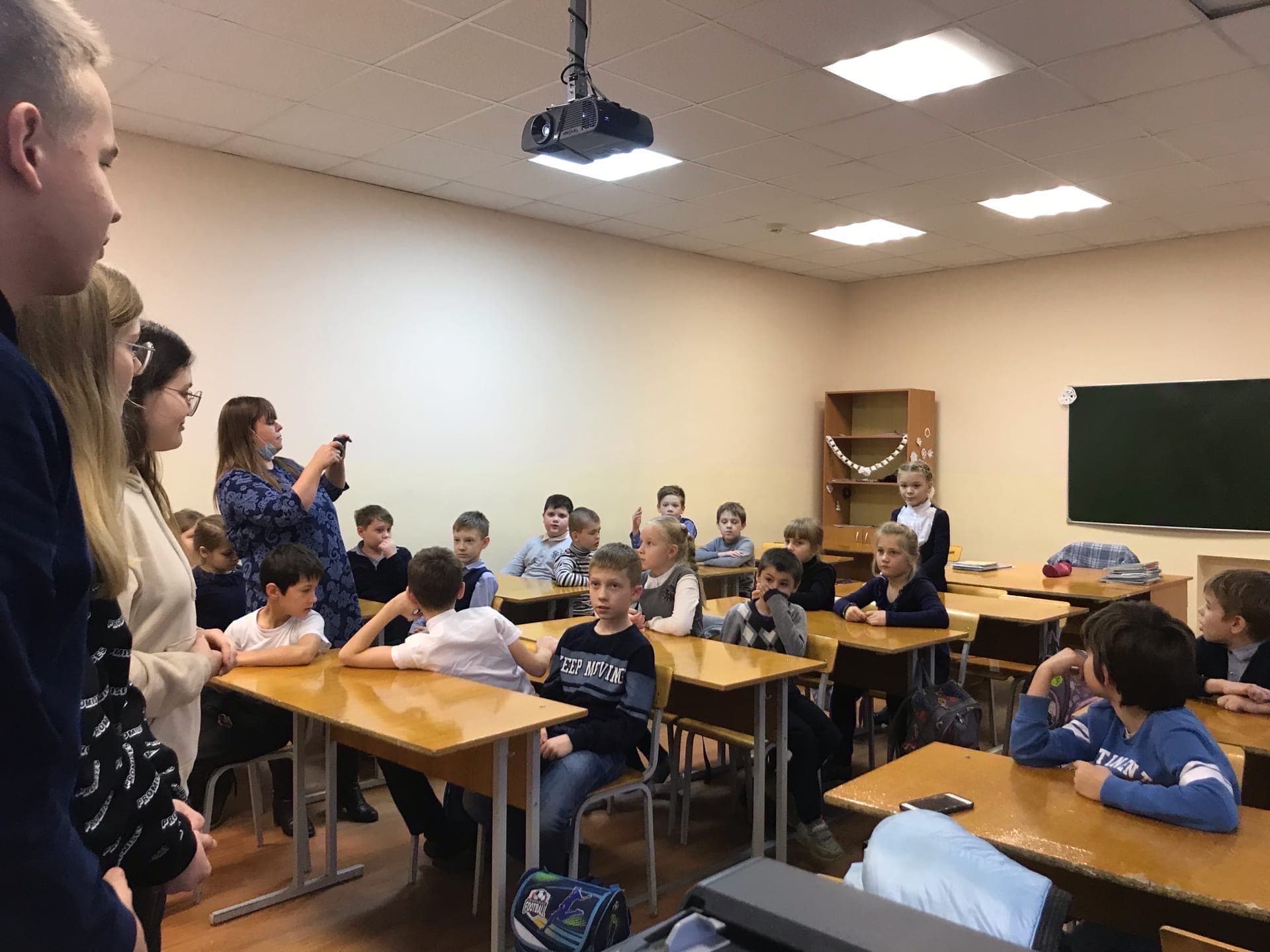 «Тайна едкого дыма» в Погранично-таможенно-правовом лицее в Пскове