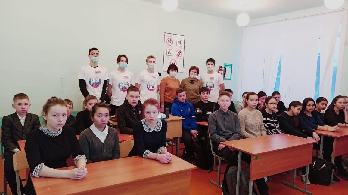 Волонтёры команды «Благо Твори» посетили школу деревни Уразбахтино