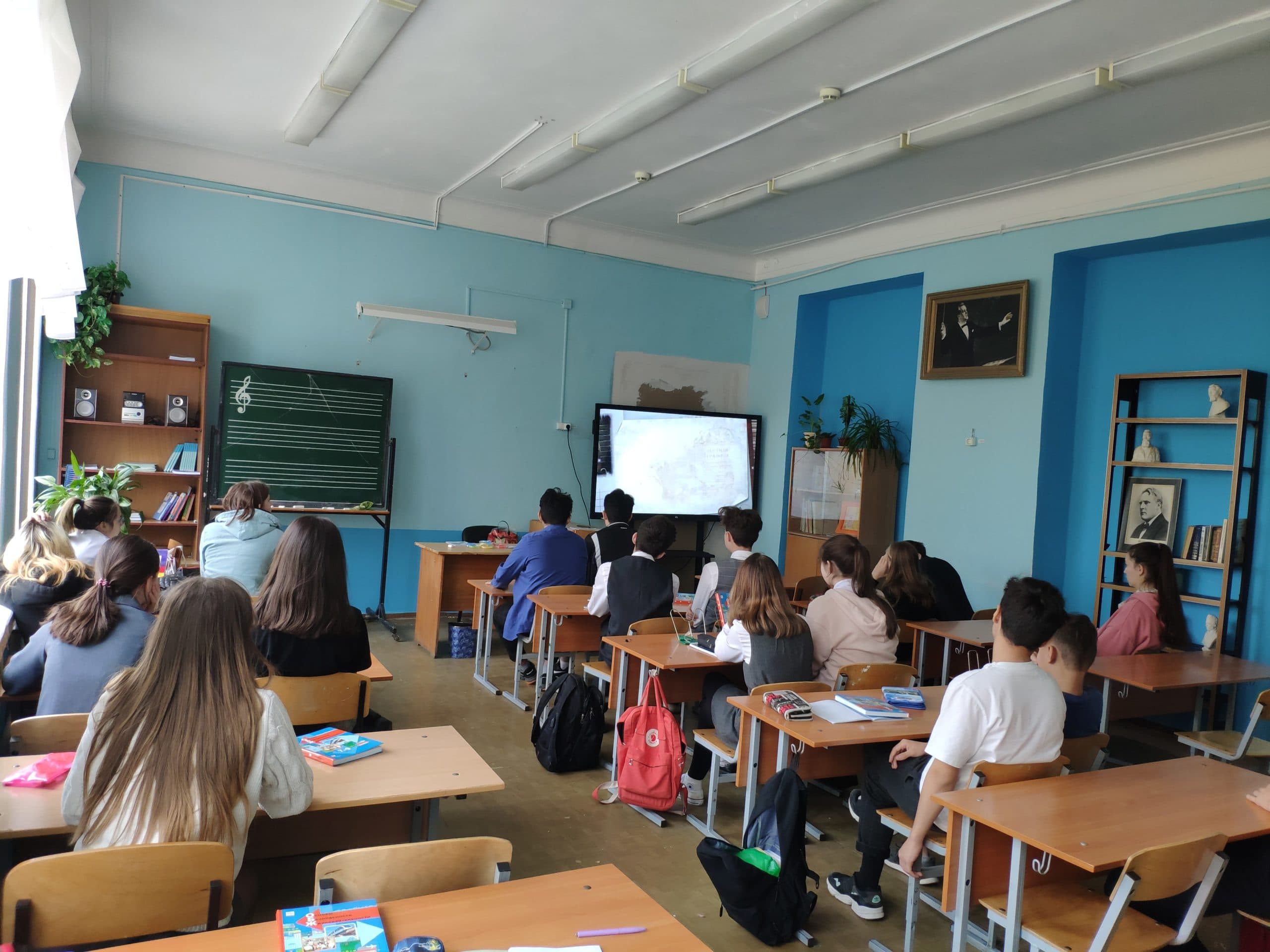 Лекции по профилактике употребления психоактивных веществ в средней школе №98 г. Казани