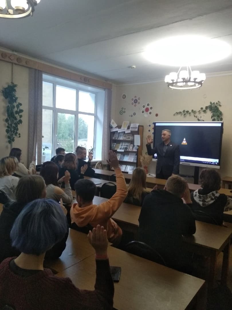 Интерактивные занятия в школе №66 и Кировском авиационном техникуме