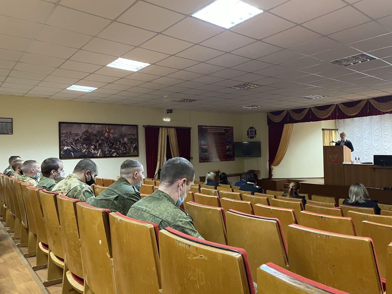 Лекции в актовом зале гарнизонного клуба морского отряда озёрской Ордена Красной Звезды дивизии Росгвардии