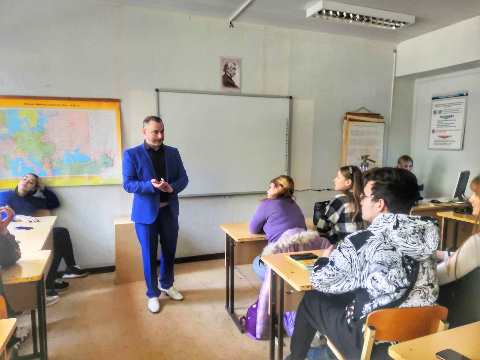 Встреча со студентами Сочинского гуманитарно-экономического колледжа в рамках социального проекта «Профилактический маршрут безопасности»